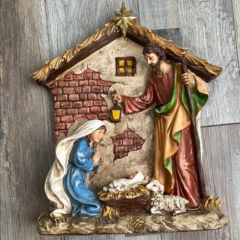 Traditional Nativity Scene with Blue and Brown Details - Picture 10 of 13